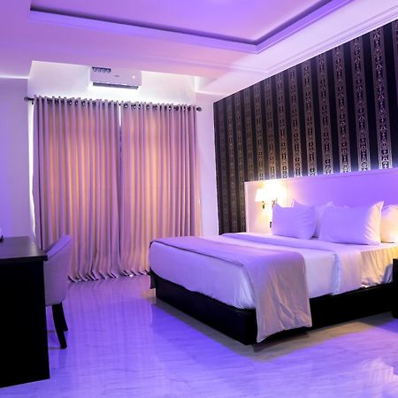 BON Hotel Ikeja Residence Bagian luar foto