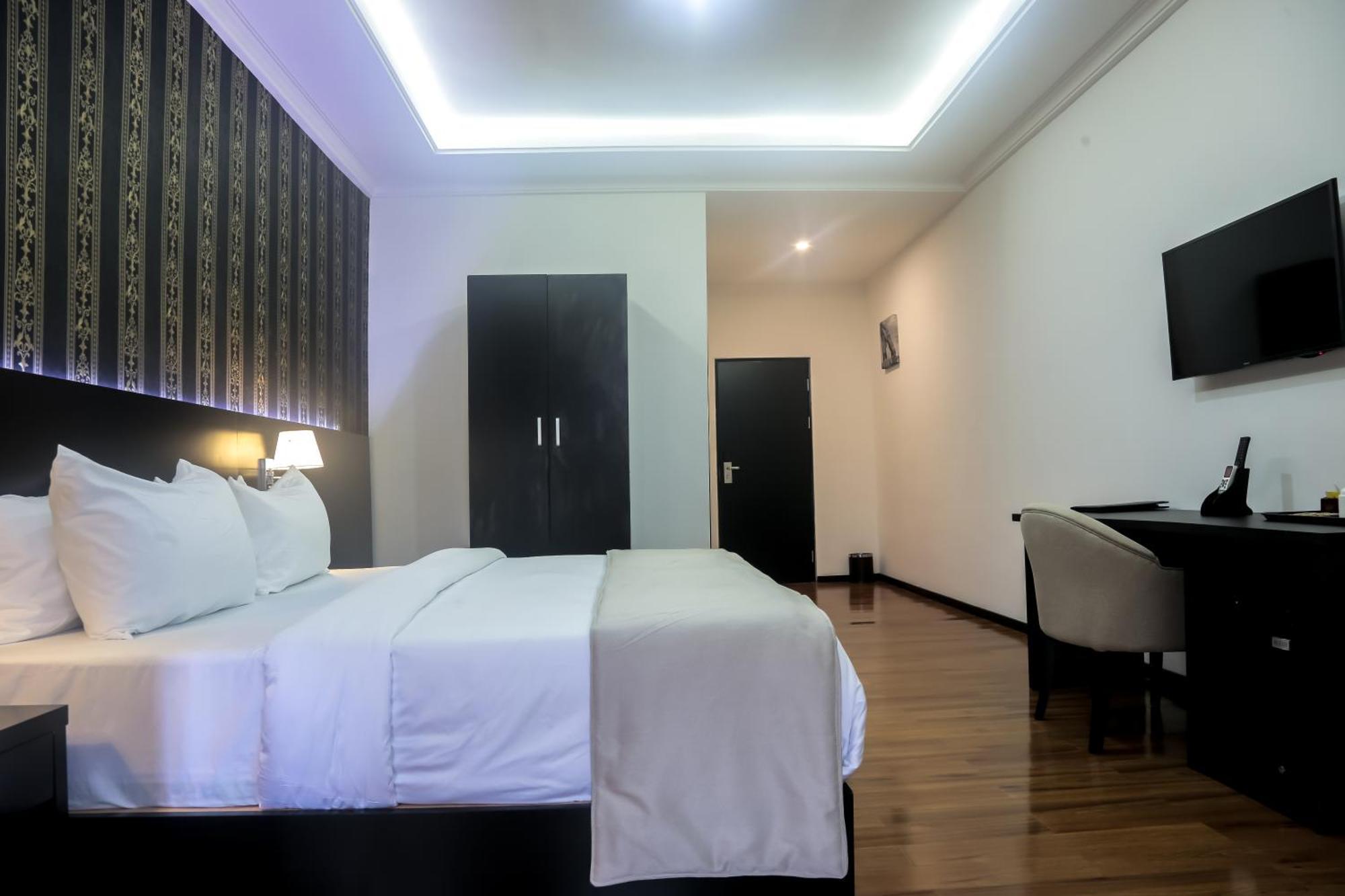 BON Hotel Ikeja Residence Bagian luar foto