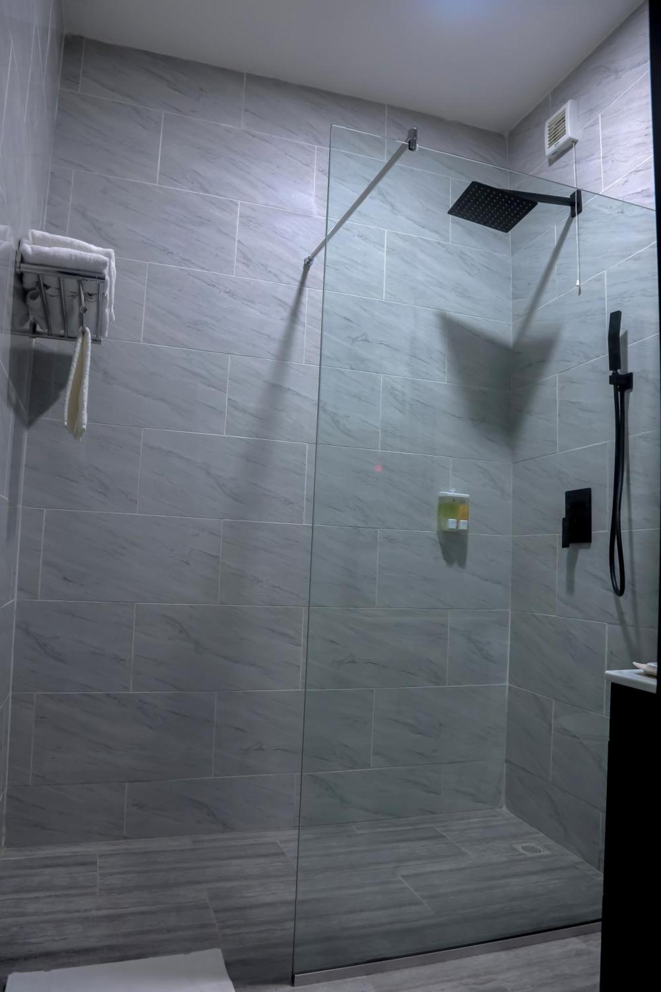 BON Hotel Ikeja Residence Bagian luar foto