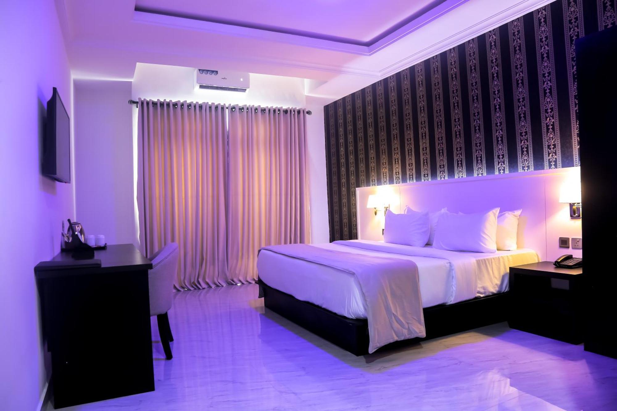 BON Hotel Ikeja Residence Bagian luar foto