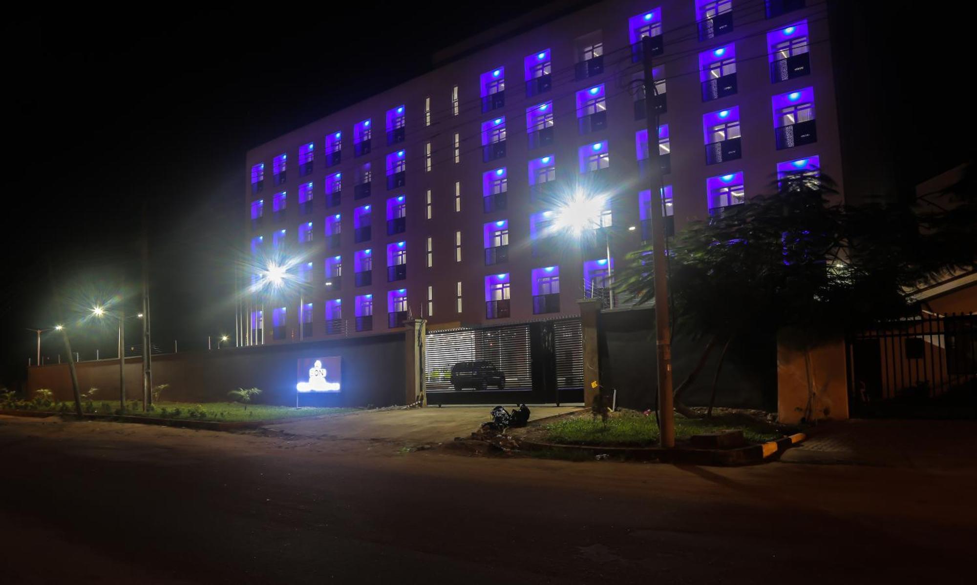 BON Hotel Ikeja Residence Bagian luar foto