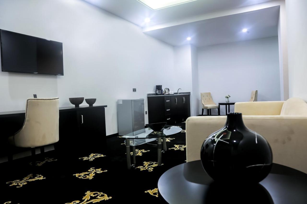 BON Hotel Ikeja Residence Bagian luar foto